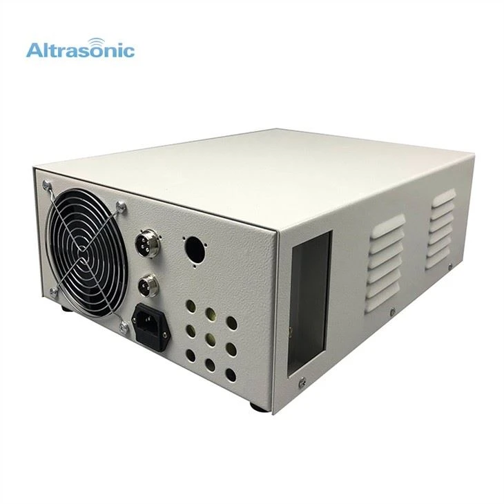 ultrasonic non-woven welding device